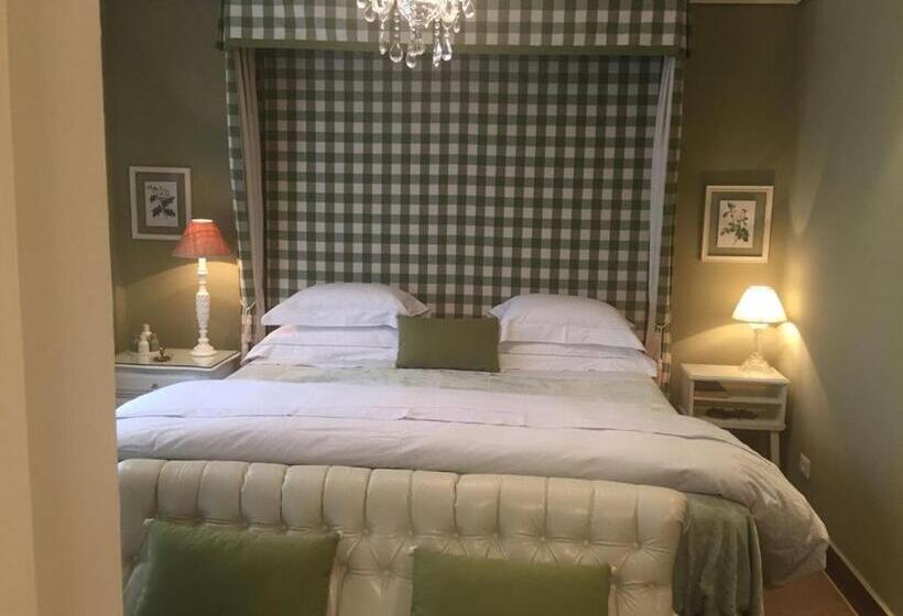 מיטת קינג בסוויטה, Casa Regaleira Hotel Boutique