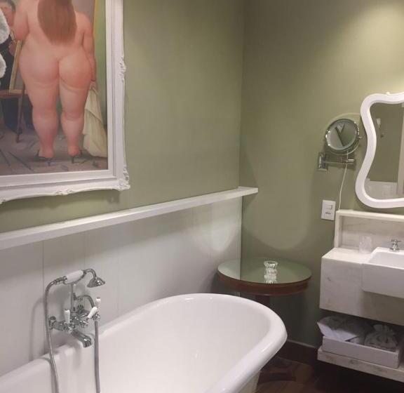 מיטת קינג בסוויטה, Casa Regaleira Hotel Boutique