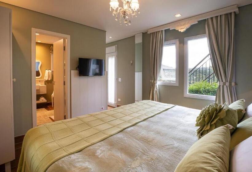 מיטת קינג בסוויטה, Casa Regaleira Hotel Boutique