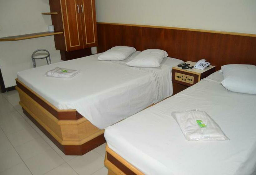 اتاق سوپریور سه تخته, Aero Plaza