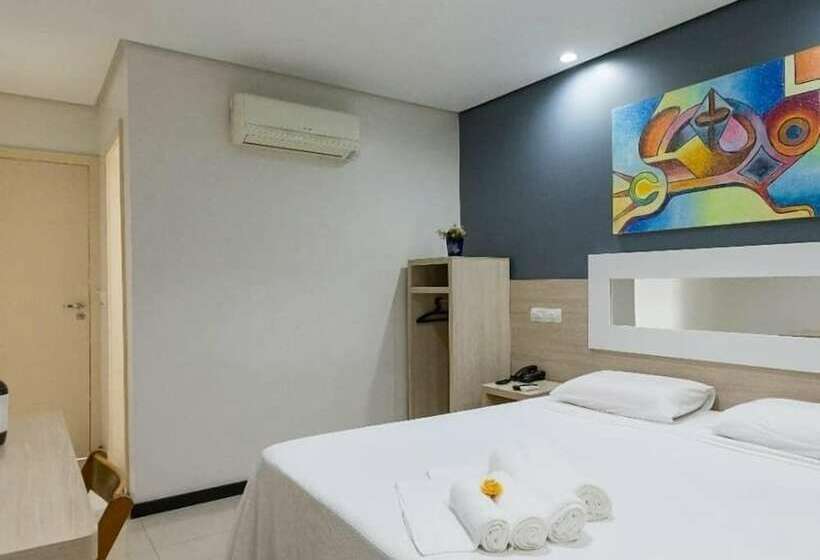 标准间, Eunapolis Plaza