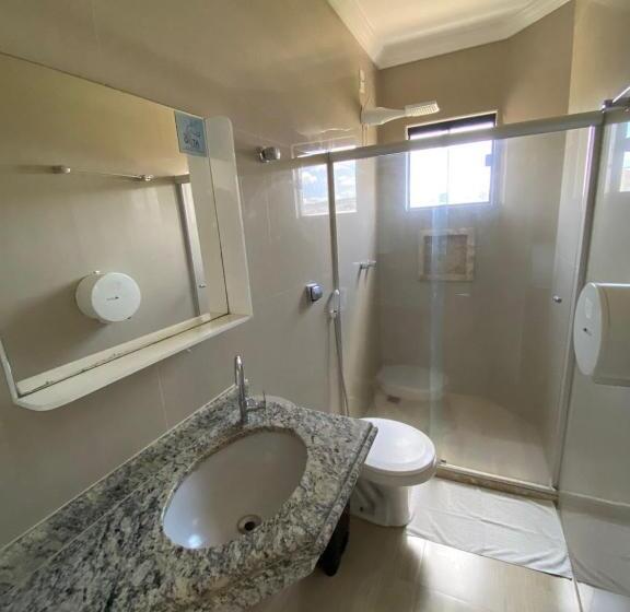 חדר דלוקס לשלושה, Faixa