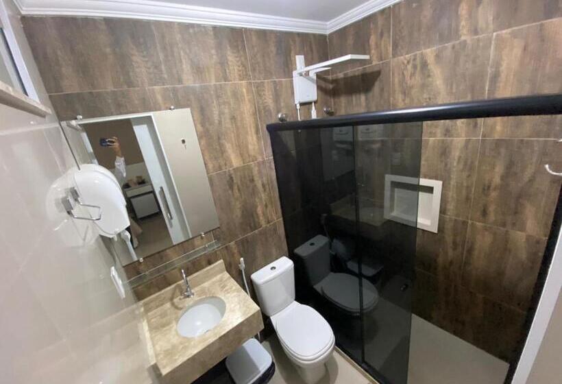 חדר דלוקס יחיד, Faixa