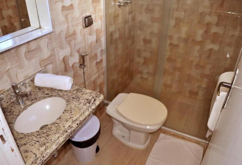 חדר דלוקס לארבעה, Faixa