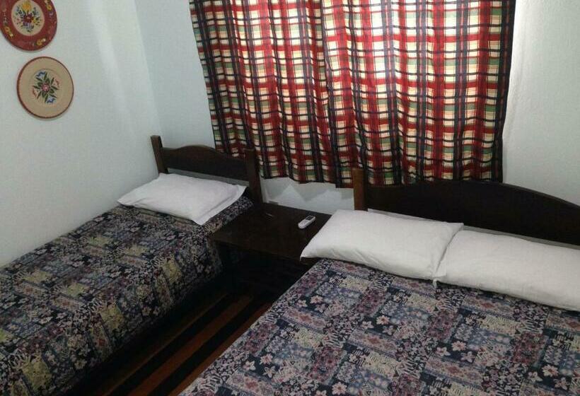 デラックスファミリールーム, Hermann