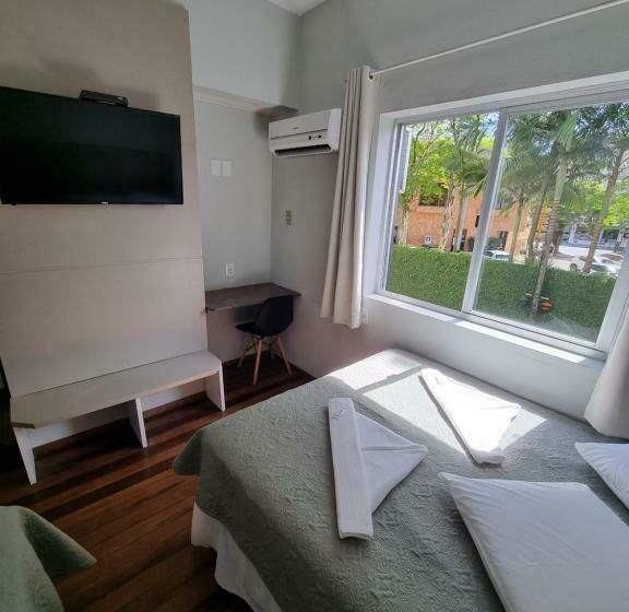 デラックスルーム, Hermann