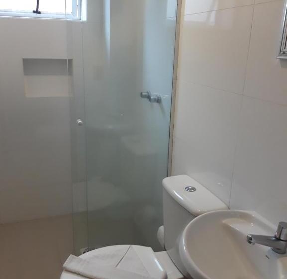 スタンダードシングルルーム, Hermann