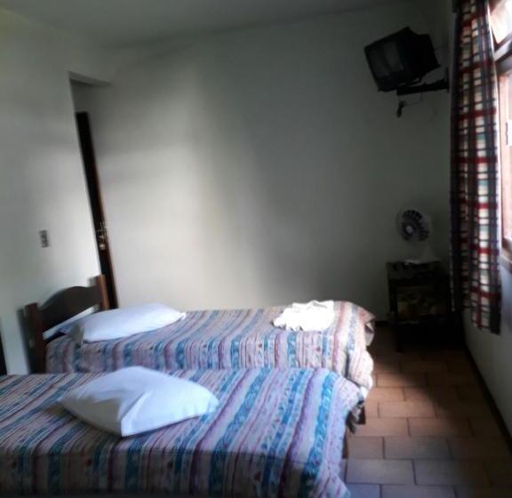 エコノミートリプルルーム, Hermann