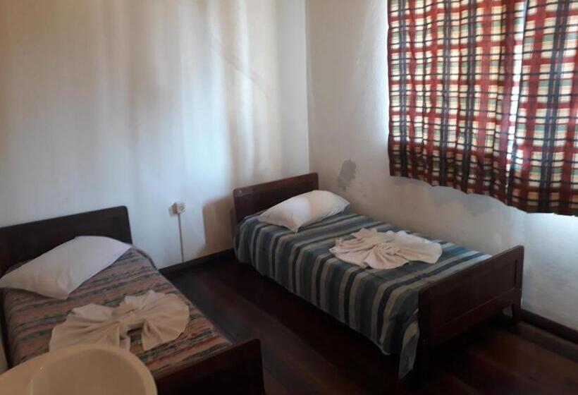 バス共有のスタンダードルーム, Hermann