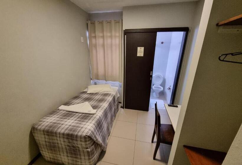 エコノミーシングルルーム, Hermann