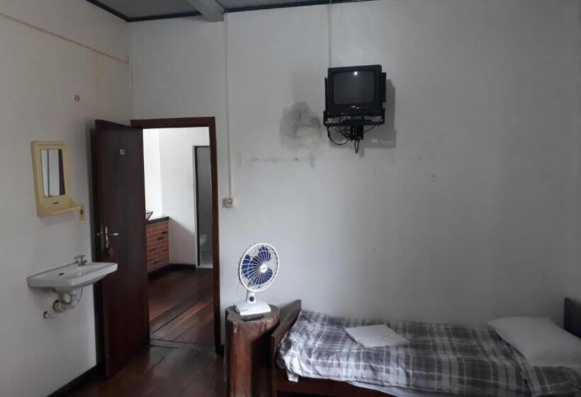 浴室共有スタンダード４人用ルーム, Hermann