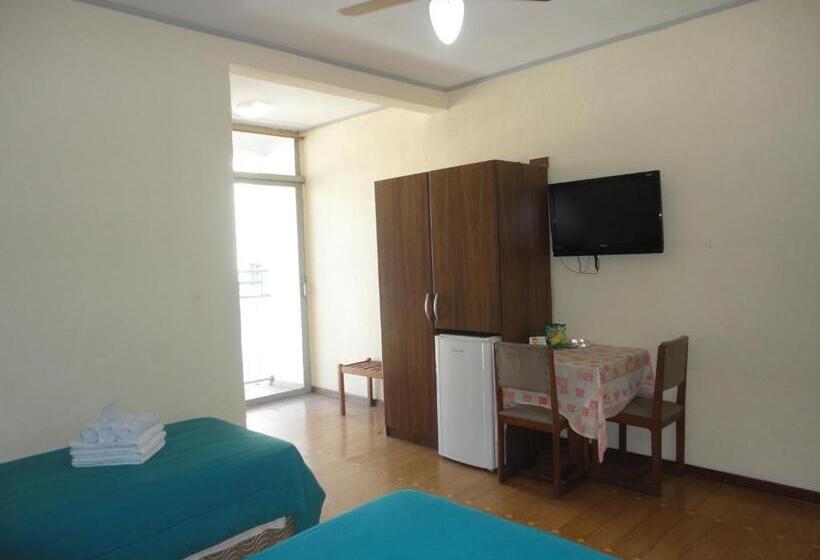 标准三人间, Jóia