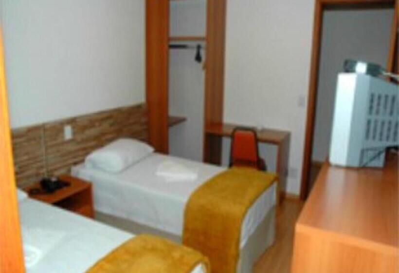 Quarto Triplo Estandar, Millian