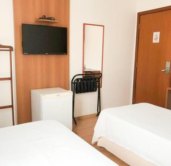 标准三人间, Millian