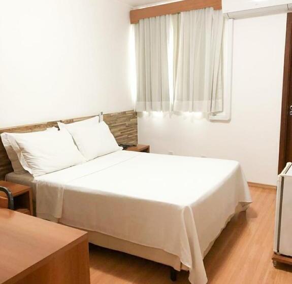 Quarto Estandar, Millian