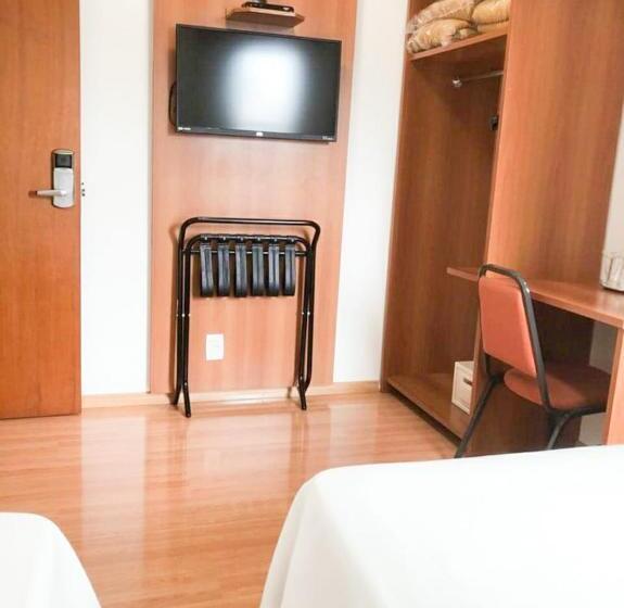 四人标准间, Millian