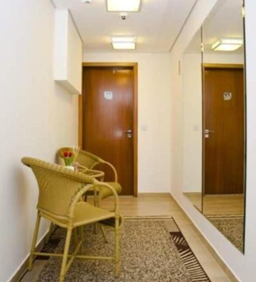 四人标准间, Millian