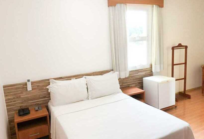 Quarto Estandar, Millian