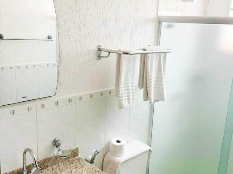 四人标准间, Millian