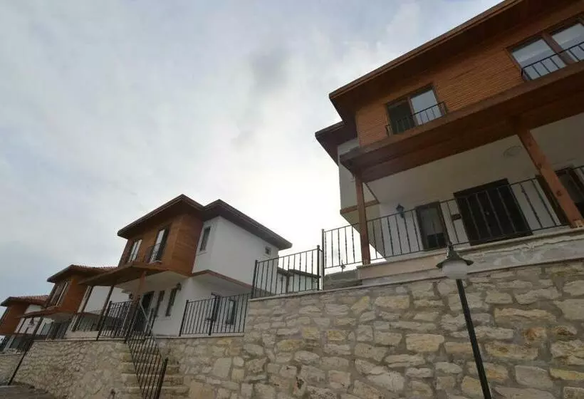 اتاق لوکس سه تخته, Akamoy Boztepe Hotel & Restaurant