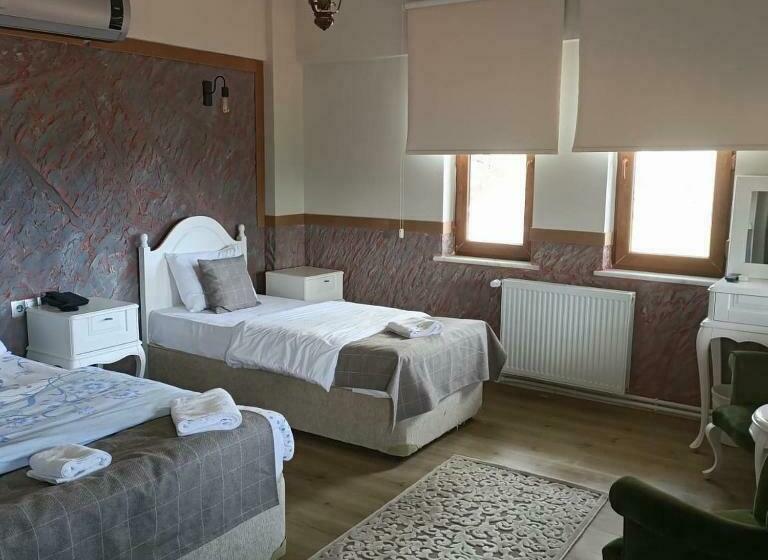 اتاق لوکس سه تخته, Akamoy Boztepe Hotel & Restaurant