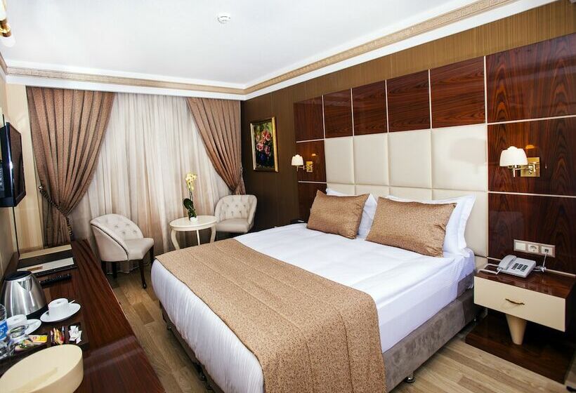 اتاق استاندارد با چشم‌انداز دریاچه, Cukurova Erten Otel