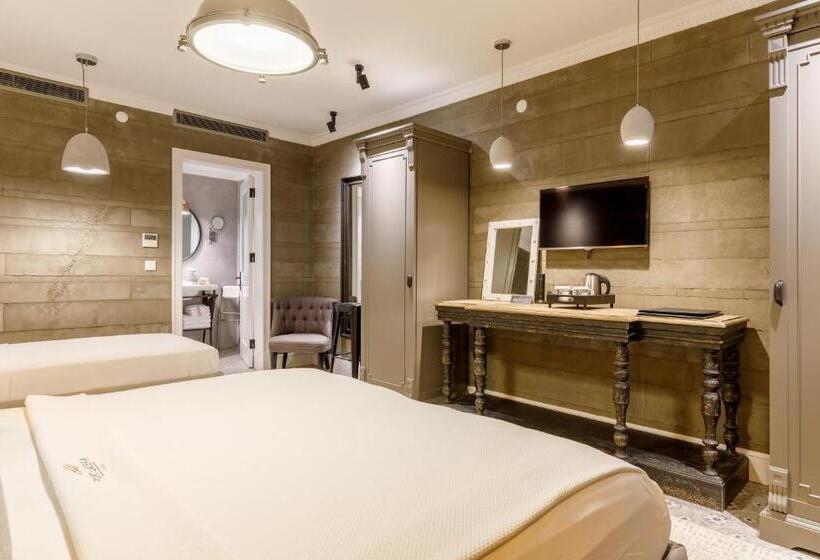 Quarto Triplo Standard Vista Jardim, Alacati Port Ladera Hotel   Adults Only