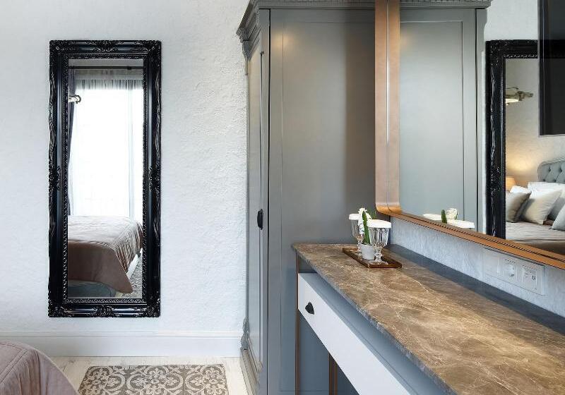 Quarto Triplo Standard Vista Jardim, Alacati Port Ladera Hotel   Adults Only