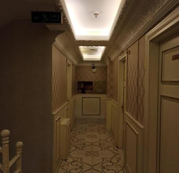 标准三人间, Azade Butik Otel