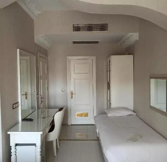 اتاق استاندارد سه نفره, Azade Butik Otel