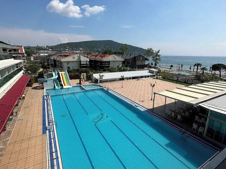 Трехместный Номер Стандарт Боковой Вид на Море, Cetin Prestige Resort