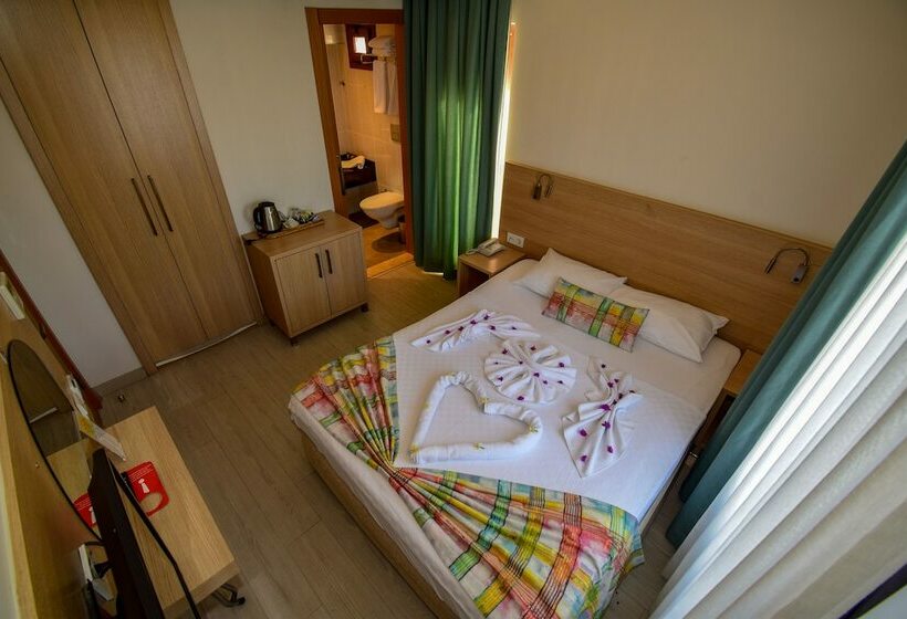 Номер Стандарт Вид на Бассейн, City Hotel Marmaris