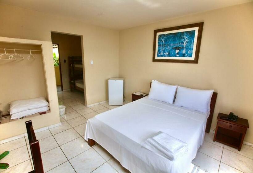 4인용 스탠다드 룸, Colonial