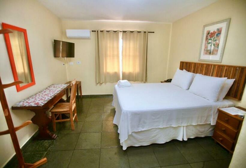 4인용 스탠다드 룸, Colonial