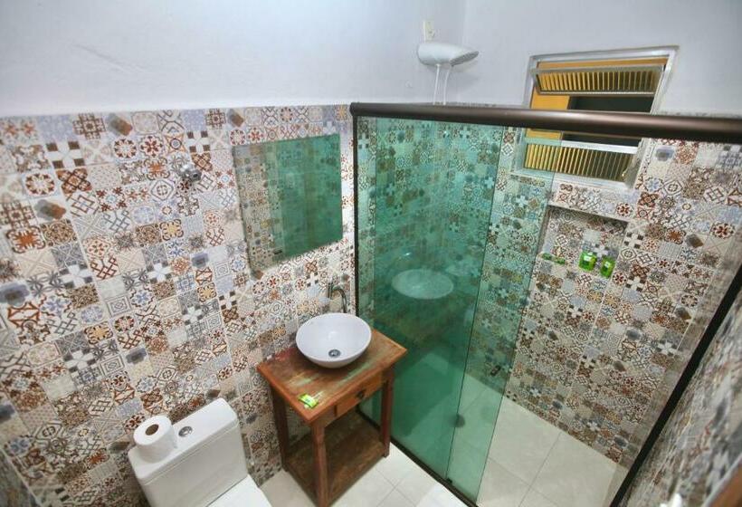 4인용 스탠다드 룸, Colonial