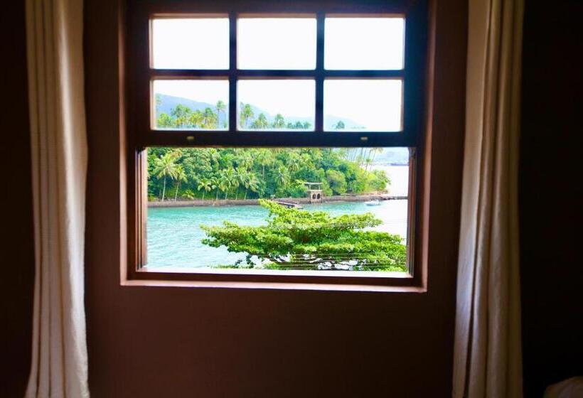 스탠다드 룸, Colonial