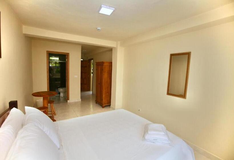 스탠다드 룸, Colonial