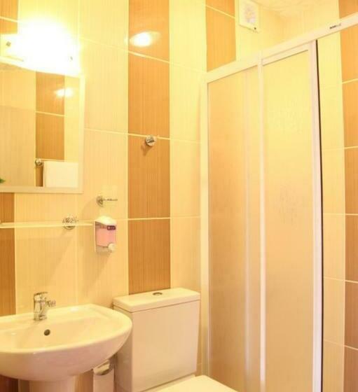 标准单人间, Hattuşirin