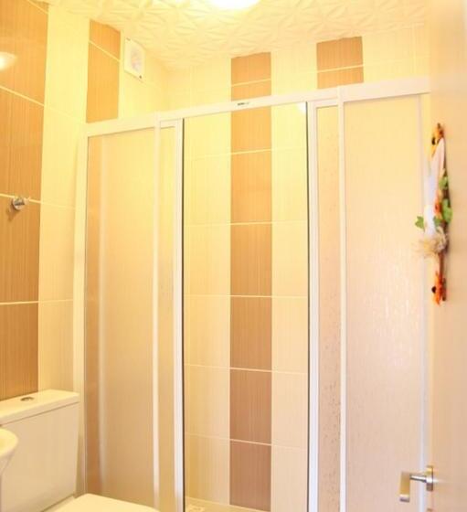 标准单人间, Hattuşirin