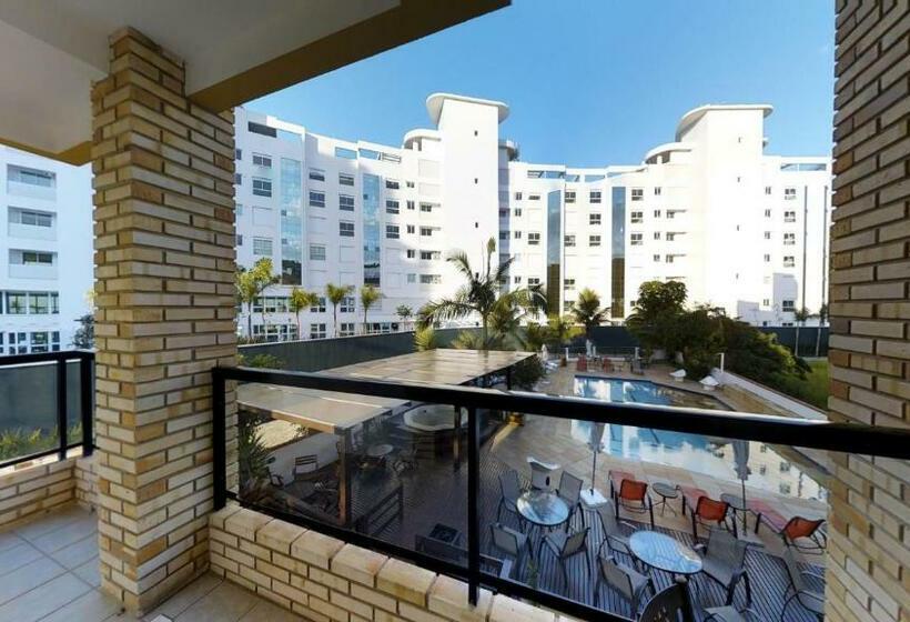 １ベッドルームアパートメント, Joao De Barro