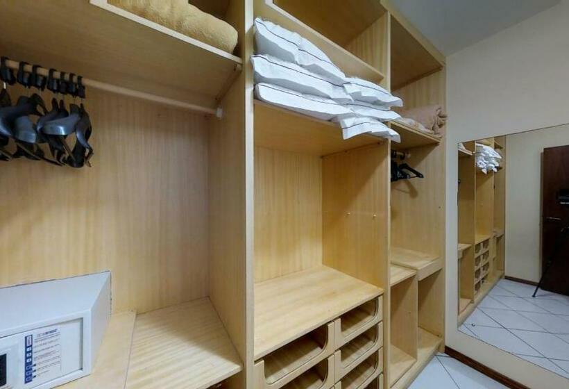 １ベッドルームアパートメント, Joao De Barro