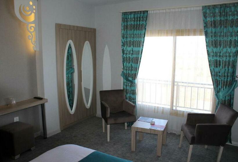 デラックスルーム, La Bella