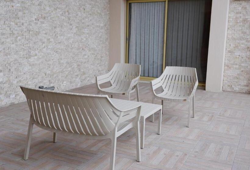 スイート, La Bella