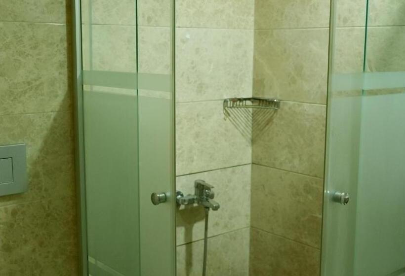 スタンダードルーム, La Bella