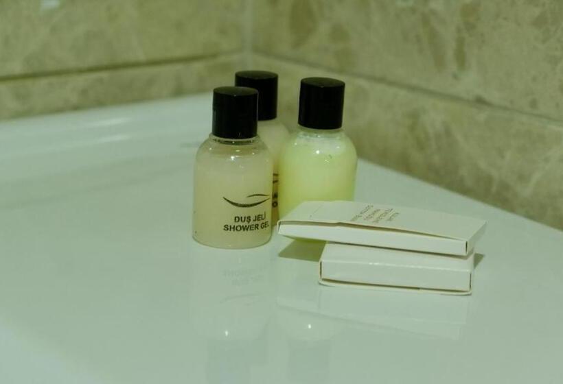 デラックスルーム, La Bella