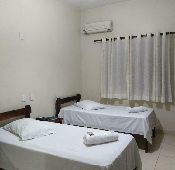 スタンダードルーム, London