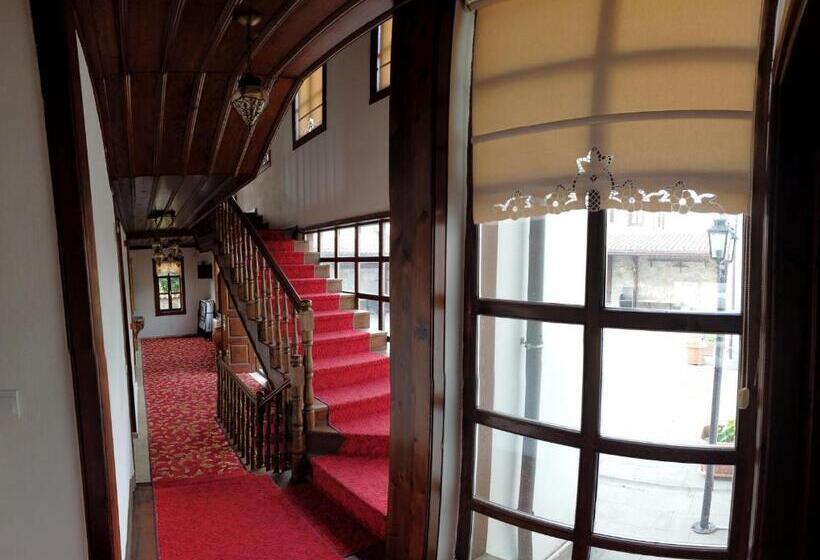 Номер Стандарт, Mehmet Efendi Mansion &