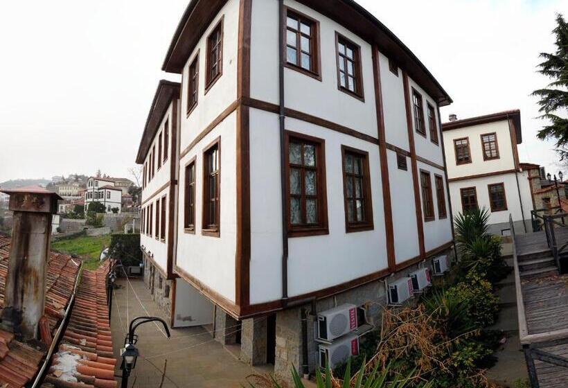 Номер Стандарт, Mehmet Efendi Mansion &