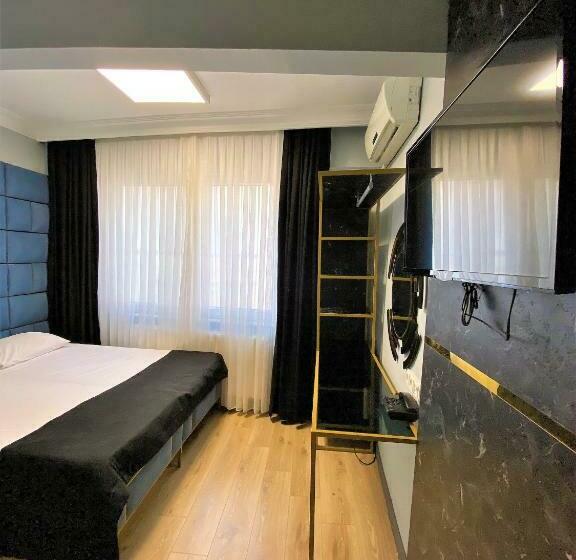 اتاق استاندارد یک نفره, Orange Airport