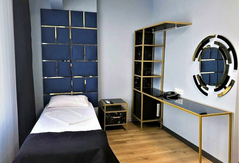 اتاق استاندارد یک نفره, Orange Airport